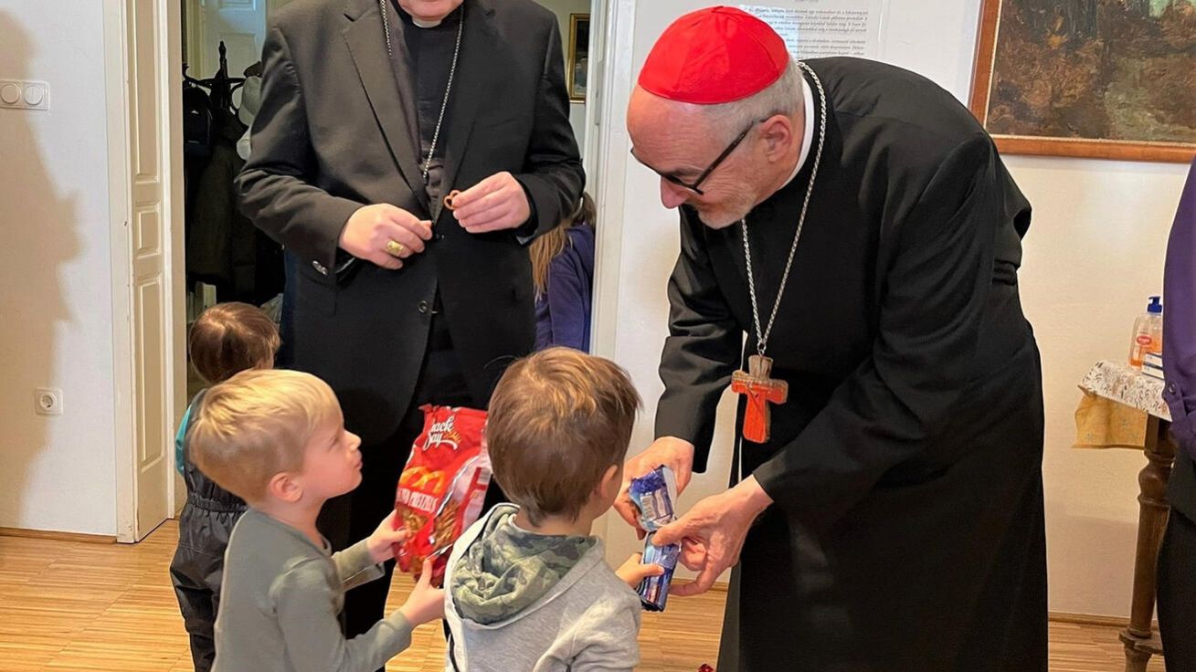 image:Image Kardinál Czerny s dětmi uprchlíků.