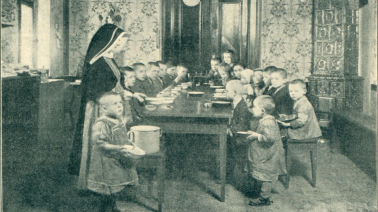 image:Image Péče Charity o navrátilce z koncentračních táborů druhé světové války.