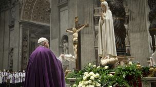 Papež svěřil svět pod ochranu Marie image:Image Papež svěřil svět pod ochranu Marie