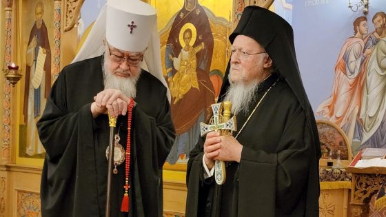 image:Image Ekumenický patriarcha Bartoloměj (vpravo) s varšavským patriarchou Sávou navštívili ukrajinské uprchlíky v Polsku.