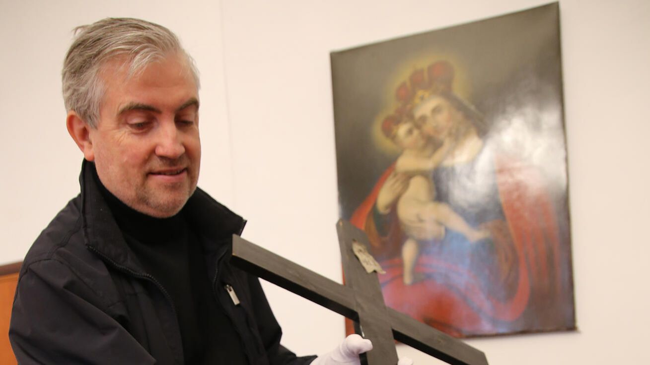 image:Image P. Vladimír Kelnar s křížem z Lidic.