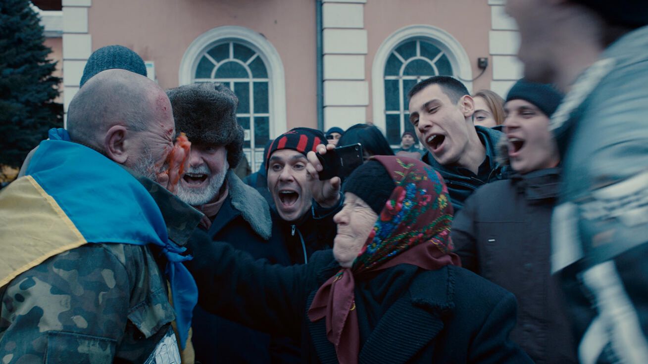 image:Image Válku na východní hranici jako tragikomedii ukazuje film Sergeje Loznici Donbas.