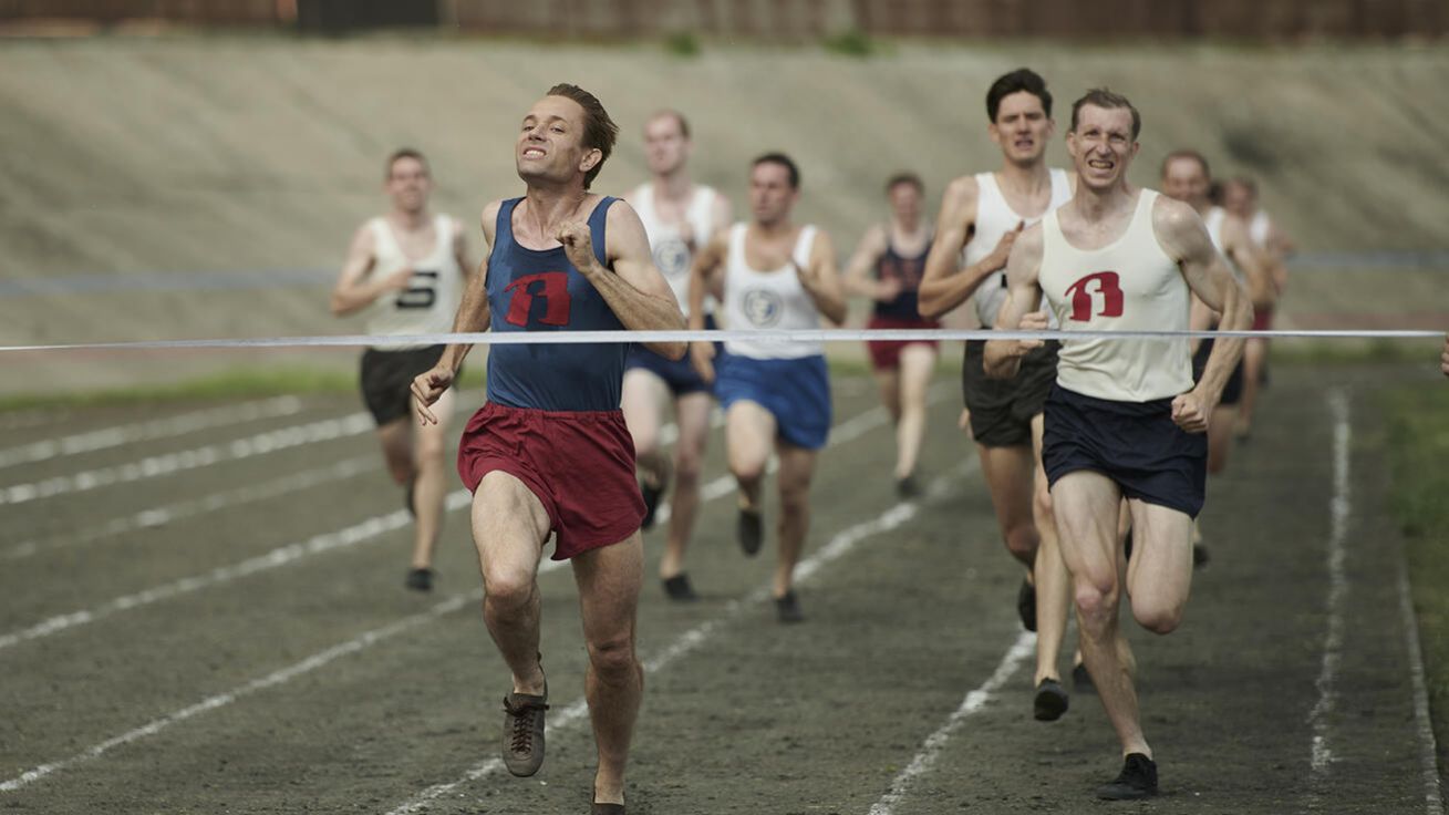 image:Image Zátopek dodnes platí za vzor a synonymum úspěšného atleta, což potvrzuje i sledovanost filmu o jeho životě, kde ho hraje Václav Neužil.
