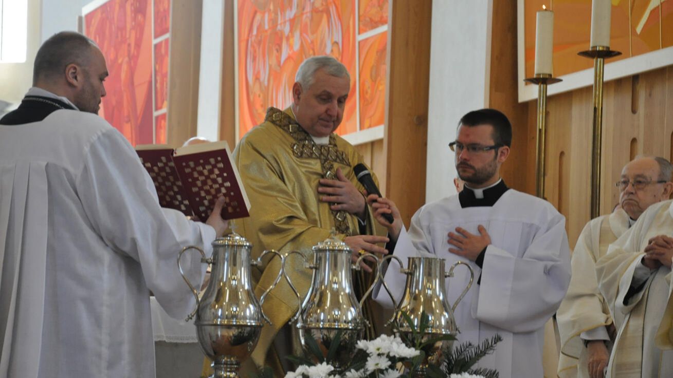 image:Image Missa chrismatis v katedrále.