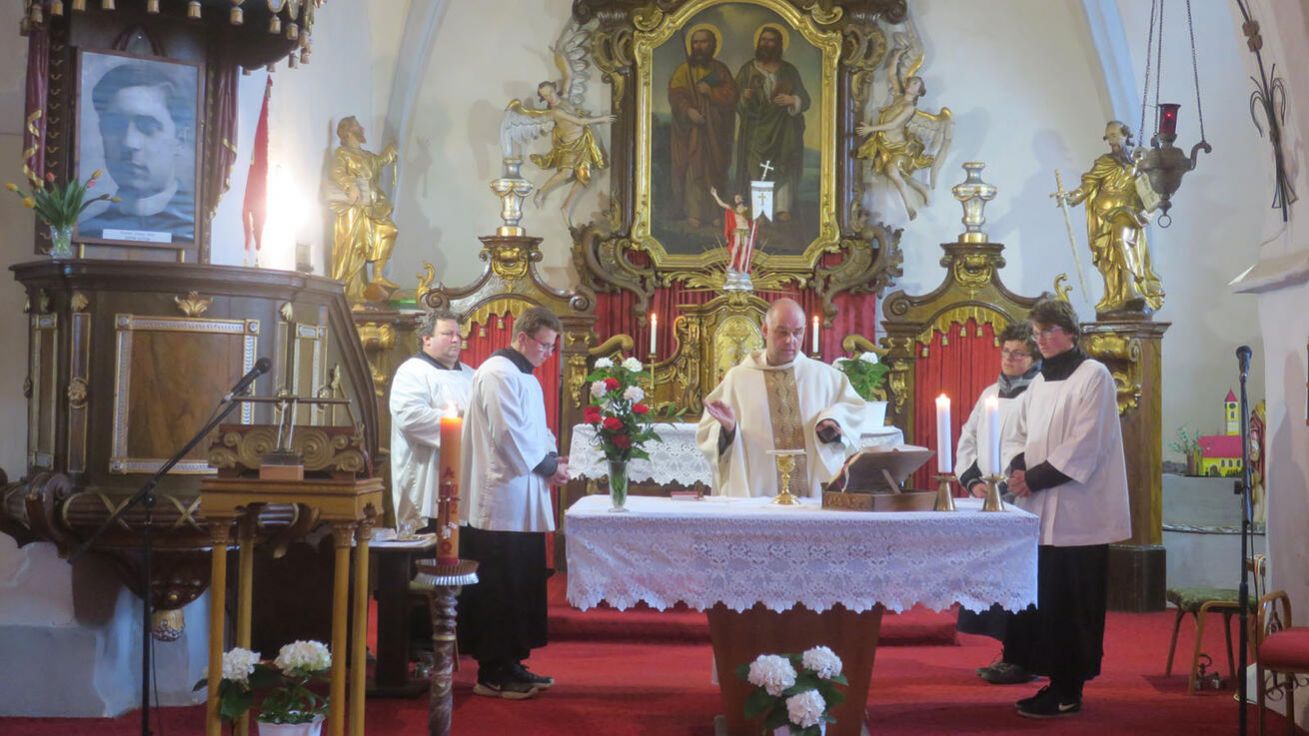 image:Image Vzpomínkovou mši sv. slavil v katovickém kostele P. Miroslav Šašek.