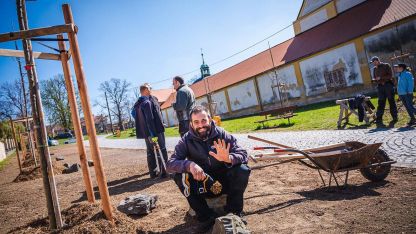 Péče o farní pozemek jako svědectví světu image:Image Péče o farní pozemek jako svědectví světu