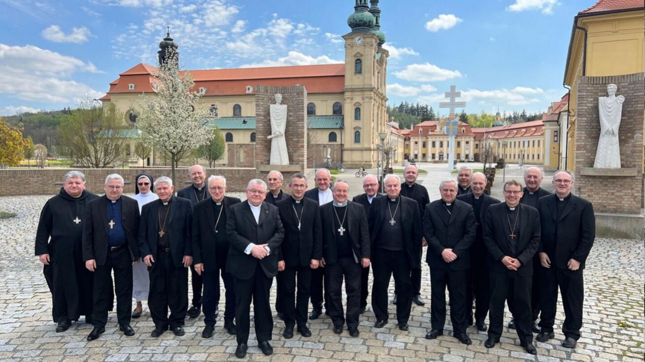 image:Image Na plenárním zasedání na Velehradě se biskupové zabývali i ustanovením nové služby katechistů.