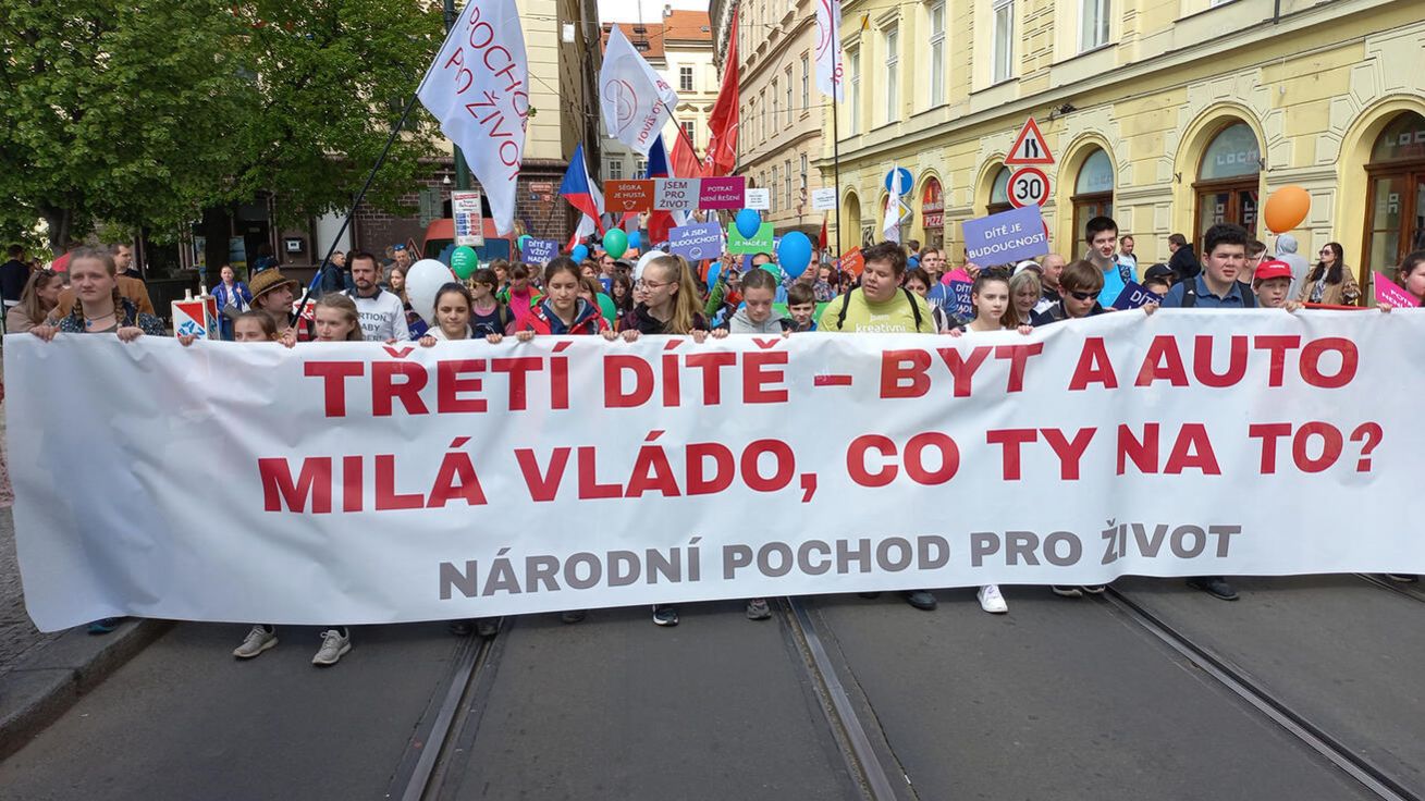 image:Image Centrem Prahy prošel Národní pochod pro život.