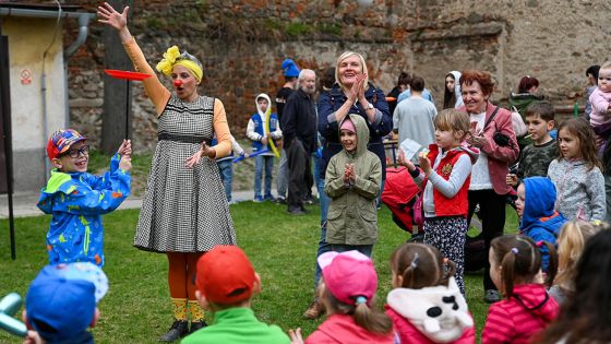 image:Image Žonglérské vystoupení se líbilo především dětem.