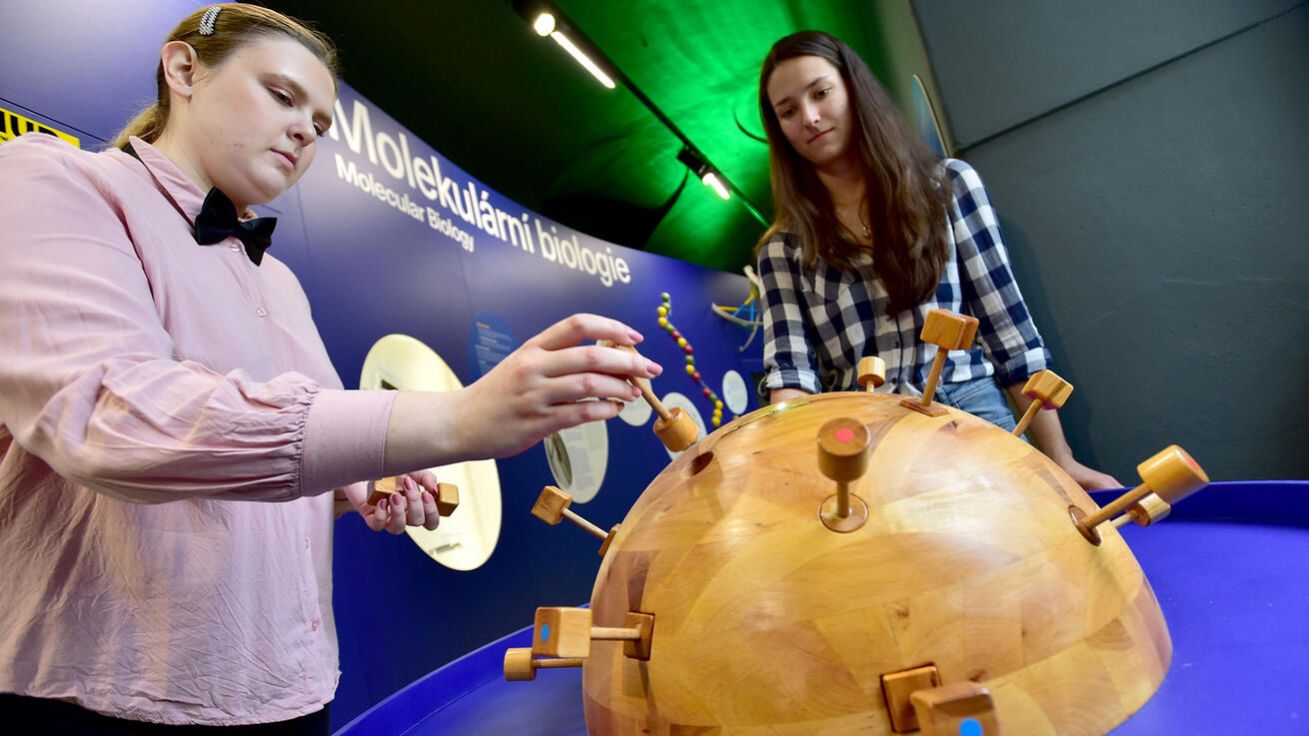 image:Image Dotýkat se je dovoleno – je nepsaným heslem nové mendelovské expozice.