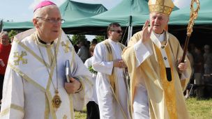 Arcibiskup zasvětil zemi Božímu milosrdenství image:Image Arcibiskup zasvětil zemi Božímu milosrdenství