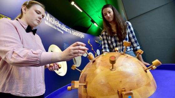 image:Image Dotýkat se je dovoleno – je nepsaným heslem nové mendelovské expozice.