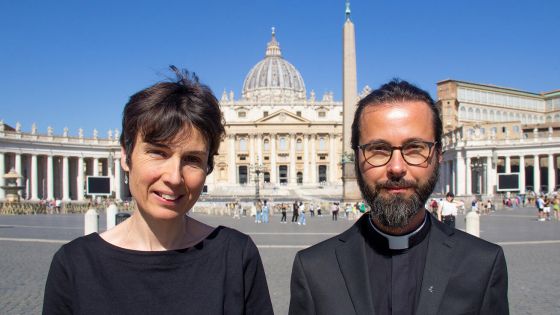 image:Image Členové české redakce vatikánských médií Jana Gruberová a P. Petr Vacík SJ.