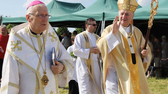 image:Image Apoštolský exarcha řeckokatolické církve Ladislav Hučko a arcibiskup Jan Graubner na Kongresu Božího milosrdenství.
