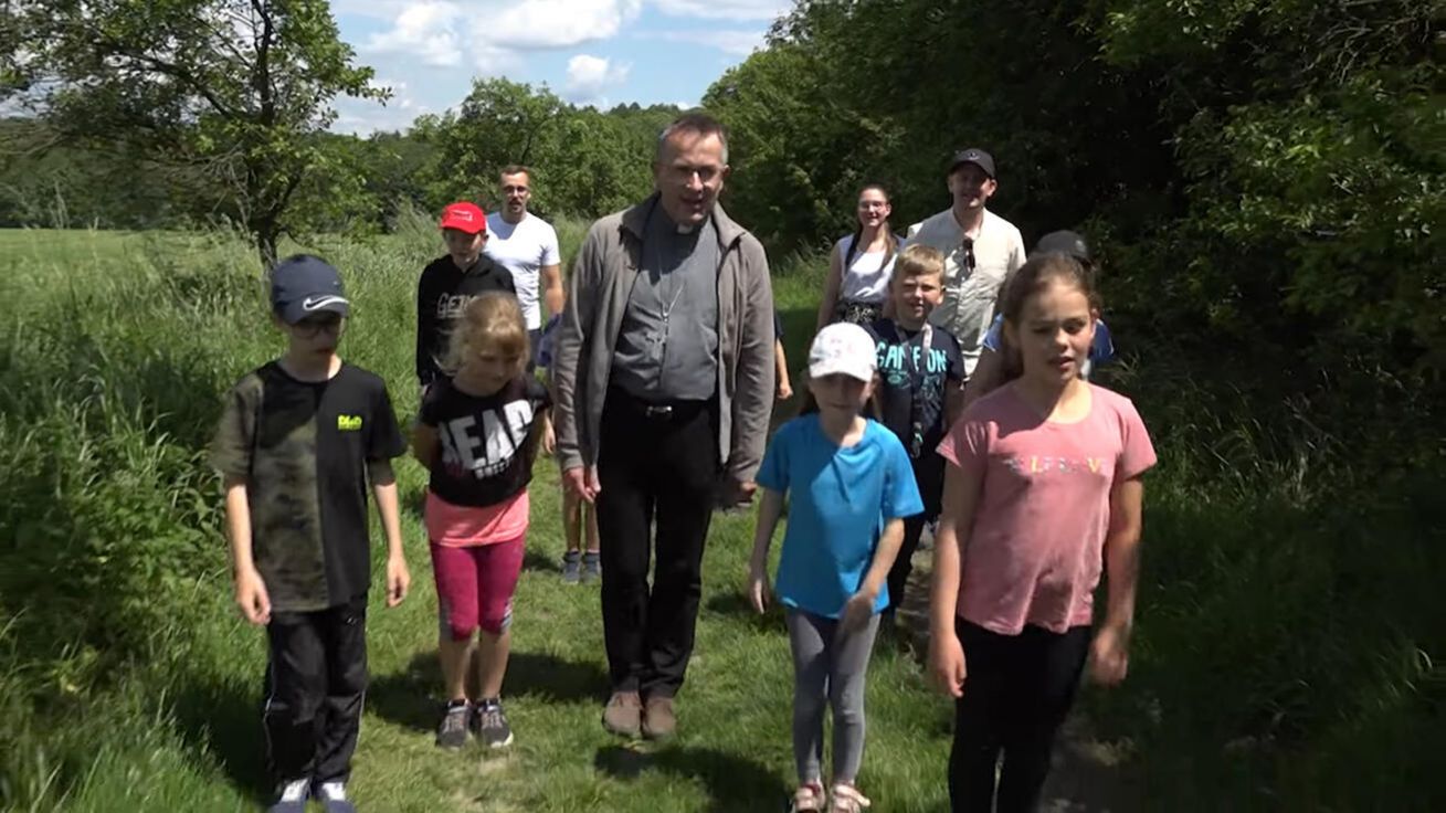image:Image K setkání na Prašivé natočil biskup videopozvánku.