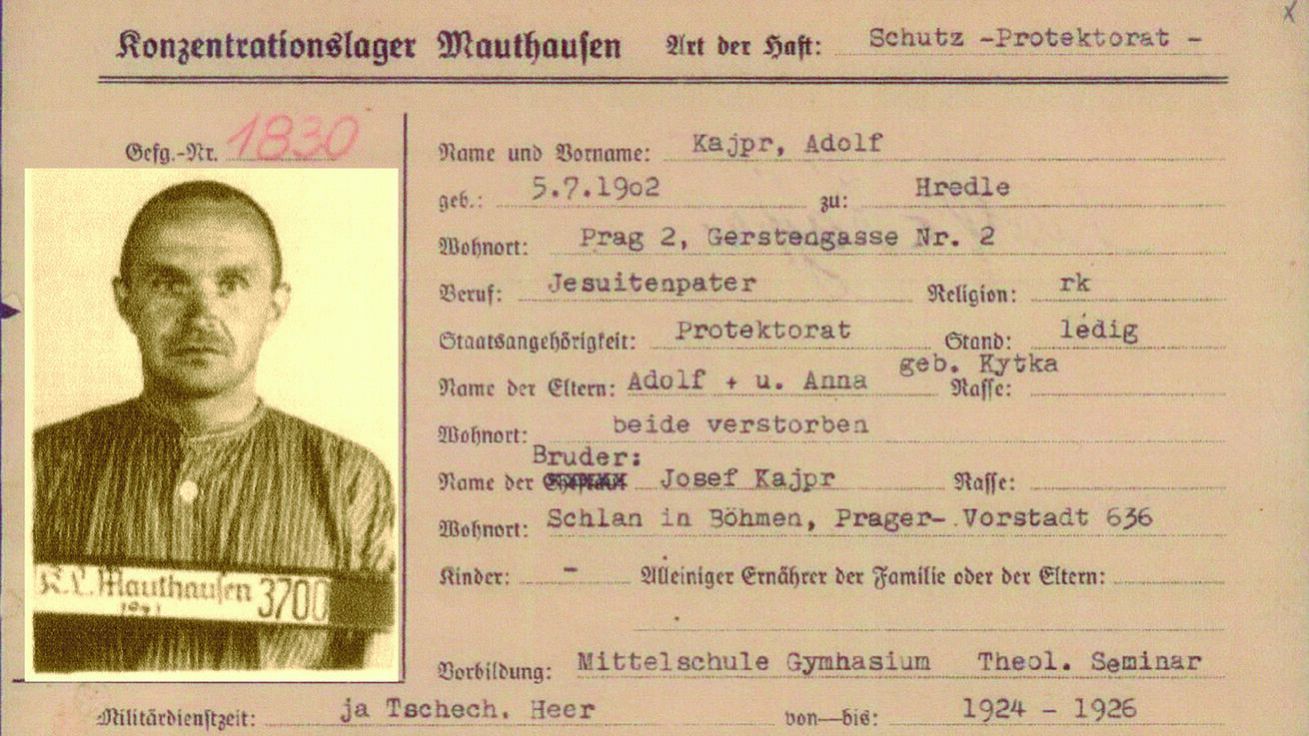 image:Image Adolf Kajpr se na začátku druhé světové války za svůj článek o soužití Čechů a Němců dostal do koncentračního tábora Mauthausen. Po necelém roce byl převezen do Dachau, kde byl vězněn až do konce války.