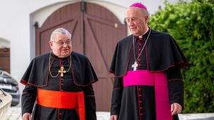 Loučení s arcibiskupem Dukou image:Image Loučení s arcibiskupem Dukou