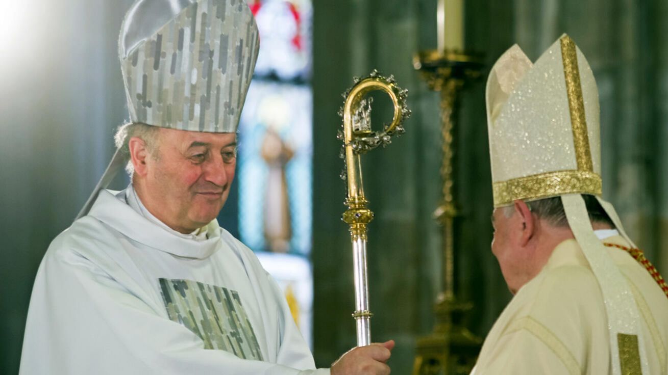 image:Image Symbolické předání berly.
