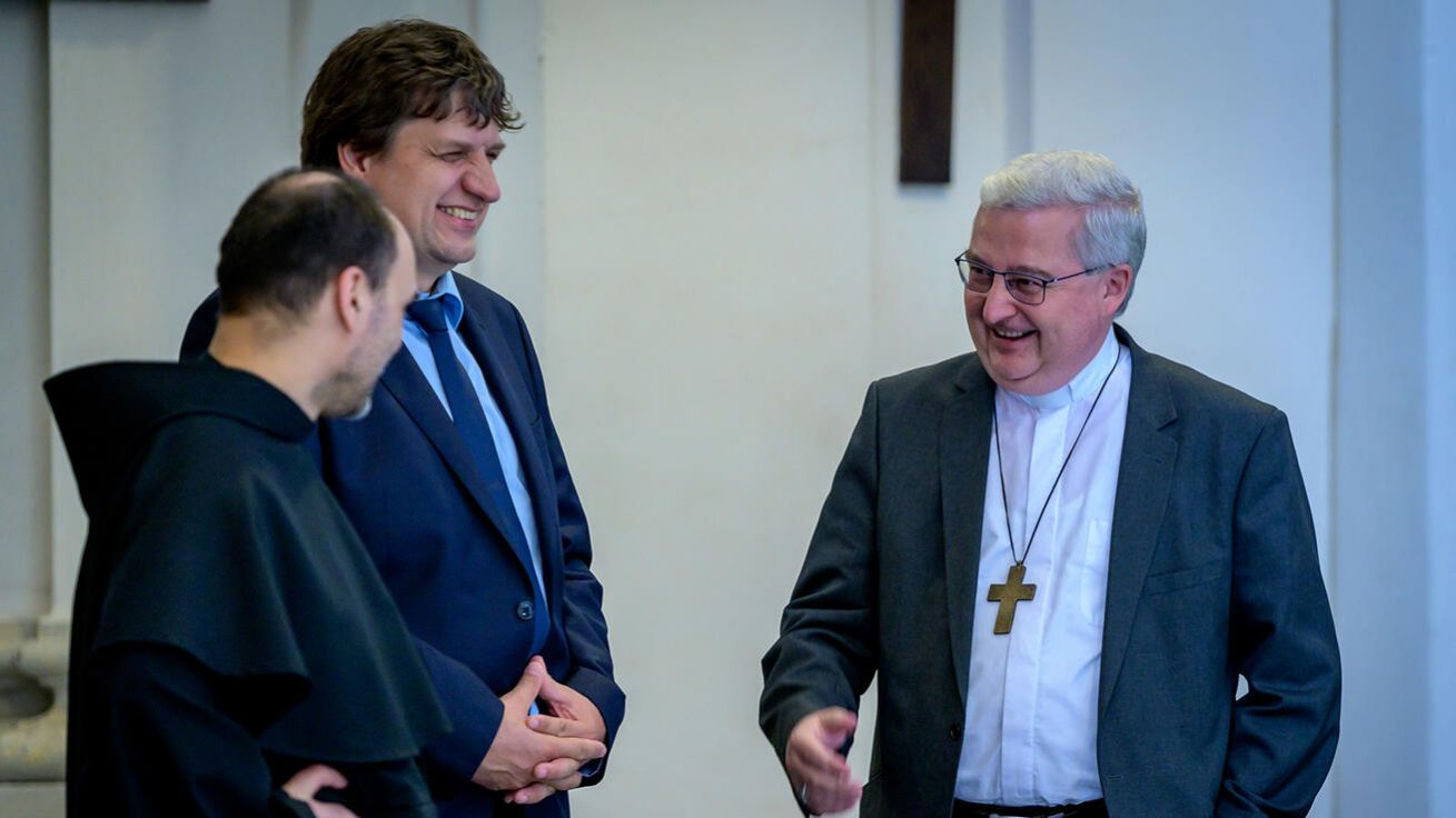 image:Image „Je dobré nenechat si v této bublající společnosti otrávit vztahy a stále ve druhých vidět Krista,“ říká nový brněnský biskup Pavel Konzbul.