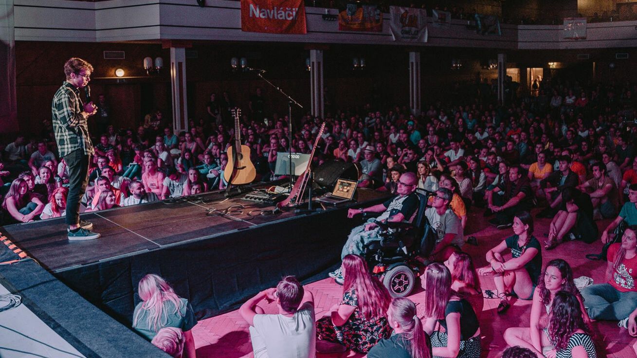 image:Image Mottem letošního křesťanského festivalu United je Opravdový. „V tématu je ukrytá touha nás všech žít opravdový život. Reálný, autentický a nepovrchní,“ říká ředitelka festivalu Daniela Hurtová.