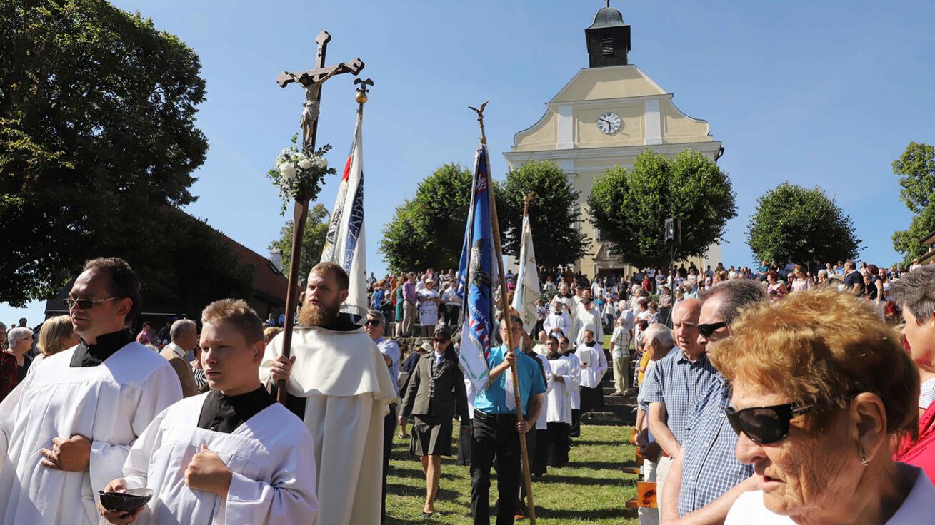 image:Image Třetí nedělní mši sv. sloužil P. Vojtěch Kodet za členy tělovýchovné jednoty Orel.
