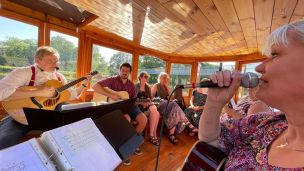 image:Image Plovoucí chvály na Malši a Vltavě