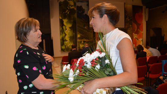 image:Image Nová a odcházející ředitelka, vpravo Karolína Wankovská a vlevo Růžena Kafková.