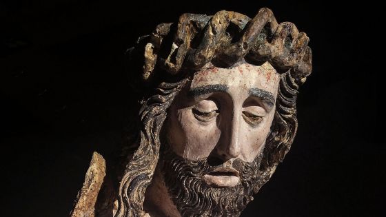 image:Image Restaurátor určil stáří sochy na přelom 15. a 16. století.