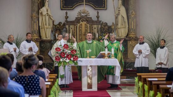 image:Image Mší svatou vyvrcholily oslavy 200 let narození zakladatele genetiky, kněze Gregora Johanna Mendela v rodné vsi Hynčice, části obce Vražné, v kostele sv. Pavla a Petra.