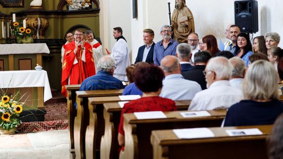 image:Image Rovná tři staletí uplynula od barokní přestavby kostela sv. Jakuba Staršího v Prusinách. Poslední červencovou neděli zde sloužil poutní mši sv. biskup Tomáš Holub.