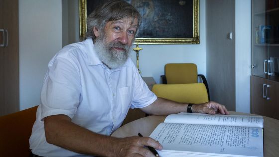 image:Image Hubert Poul s poslední černošickou kronikou.