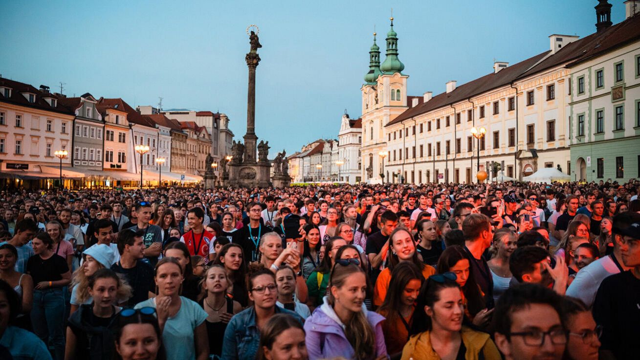 image:Image Část programu se odehrávala na náměstí.
