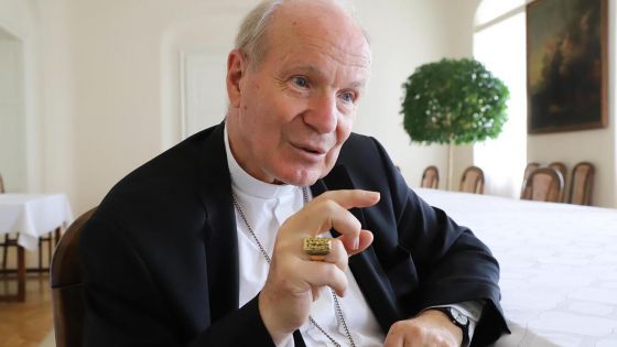 image:Image Vídeňský arcibiskup Christopher Schönborn odpovídal na otázky Katolického týdeníku v prostorách Biskupství brněnského na Petrově.