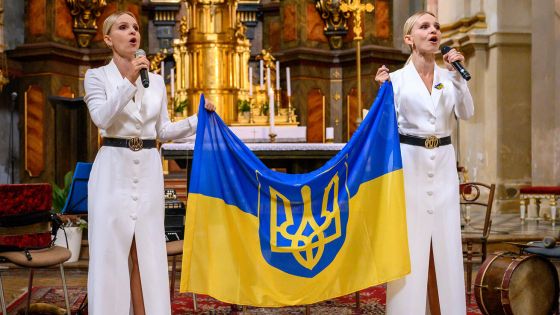 image:Image V kostele sv. Kajetána vystoupila i dvojčata Anna a Maria, finalistky soutěže Eurovize v roce 2019.