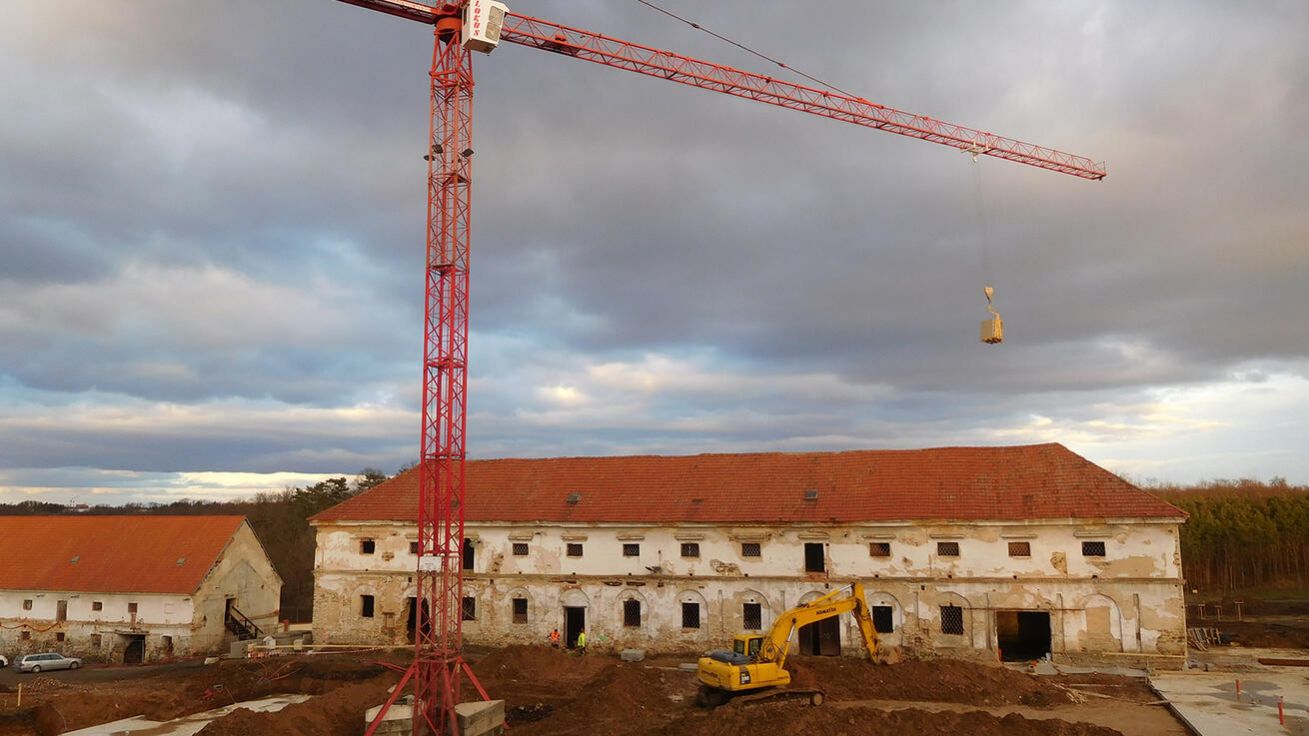 image:Image Sázení třešňové aleje, listopad 2021.