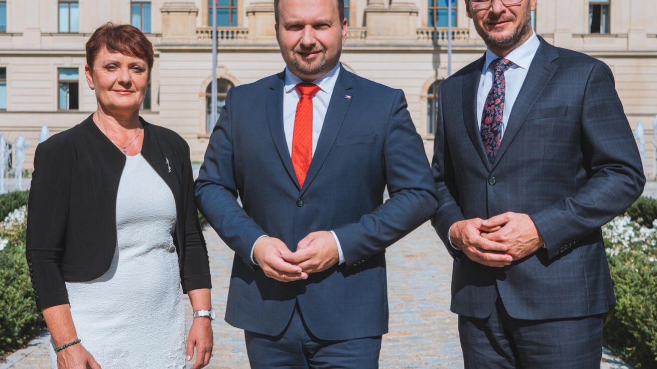 image:Image Současní lidovečtí ministři: Anna Hubáčková, Marian Jurečka a Zdeněk Nekula.