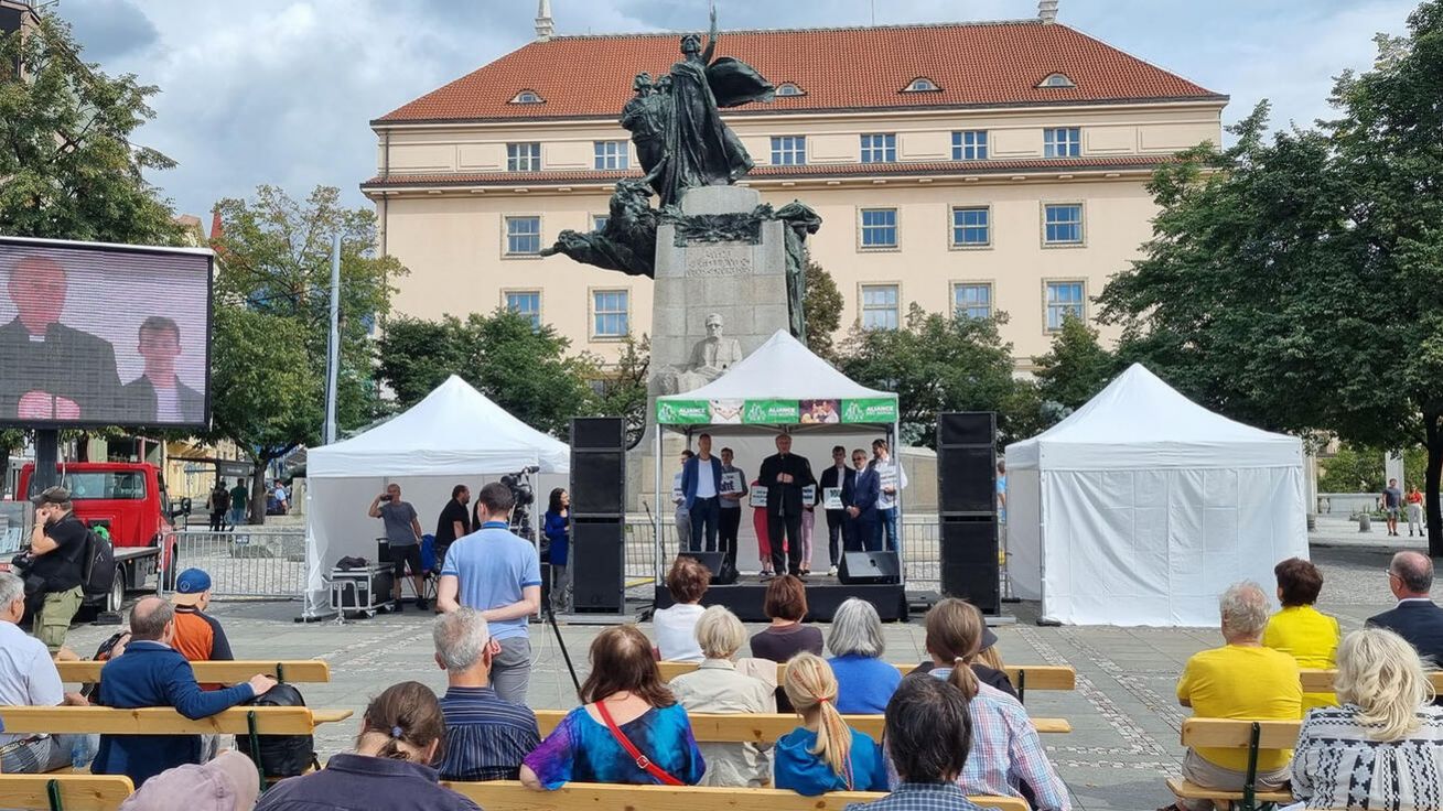 image:Image Den pro rodinu na Palackého náměstí v