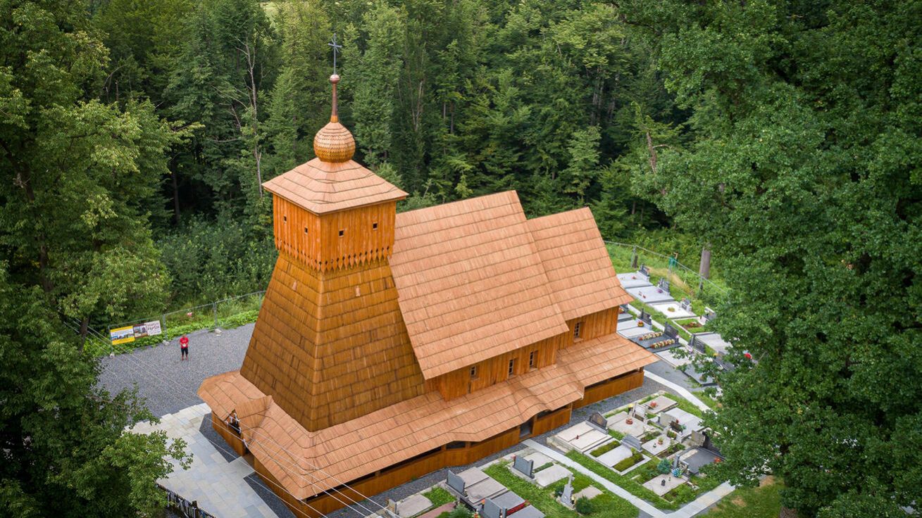 image:Image Sbírka na obnovu vyhořelého kostela v Gutech patří k nejúspěšnějším. Památkově chráněný kostel shořel roku 2017, loni v červnu mohl být znovu otevřen a slavnostně posvěcen.