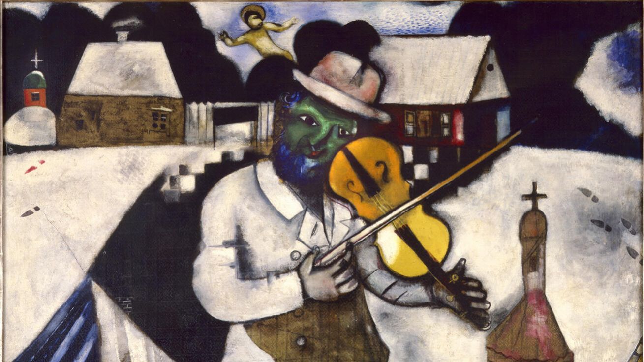 image:Image Svatost hledejte v tom obyčejném. V židovském prostředí východní Evropy se inspiroval i malíř Marc Chagall – příkladem je i jeho obraz Houslista z roku 1913.