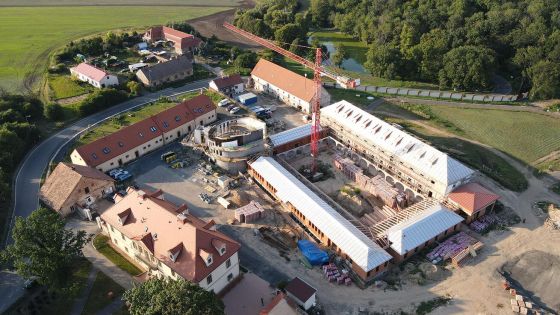 image:Image Klášterní areál z dronu, polovina srpna 2022.