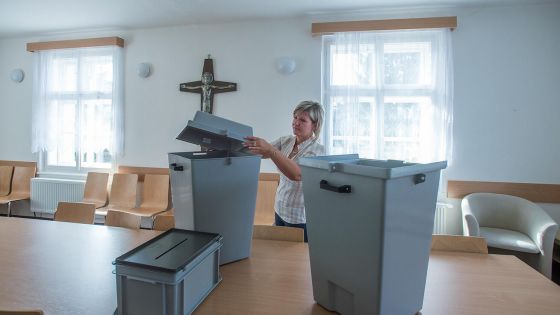 image:Image Zasedací místnost na faře v Liberci se proměnila před čtyřmi lety ve volební místnost.