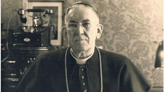 image:Image Utrechtský arcibiskup Johannes de Jong na snímku z roku 1942.