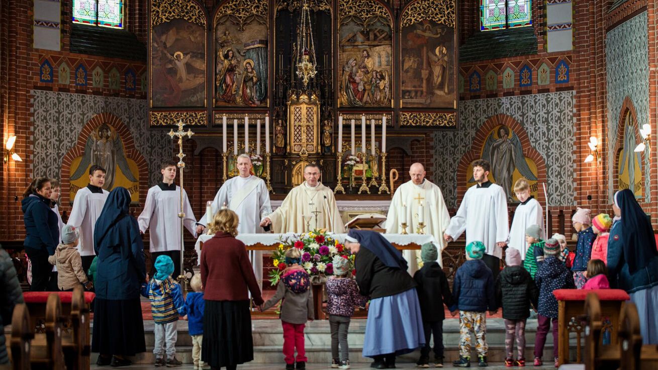 image:Image Do první řady v synodální církvi patří každý.