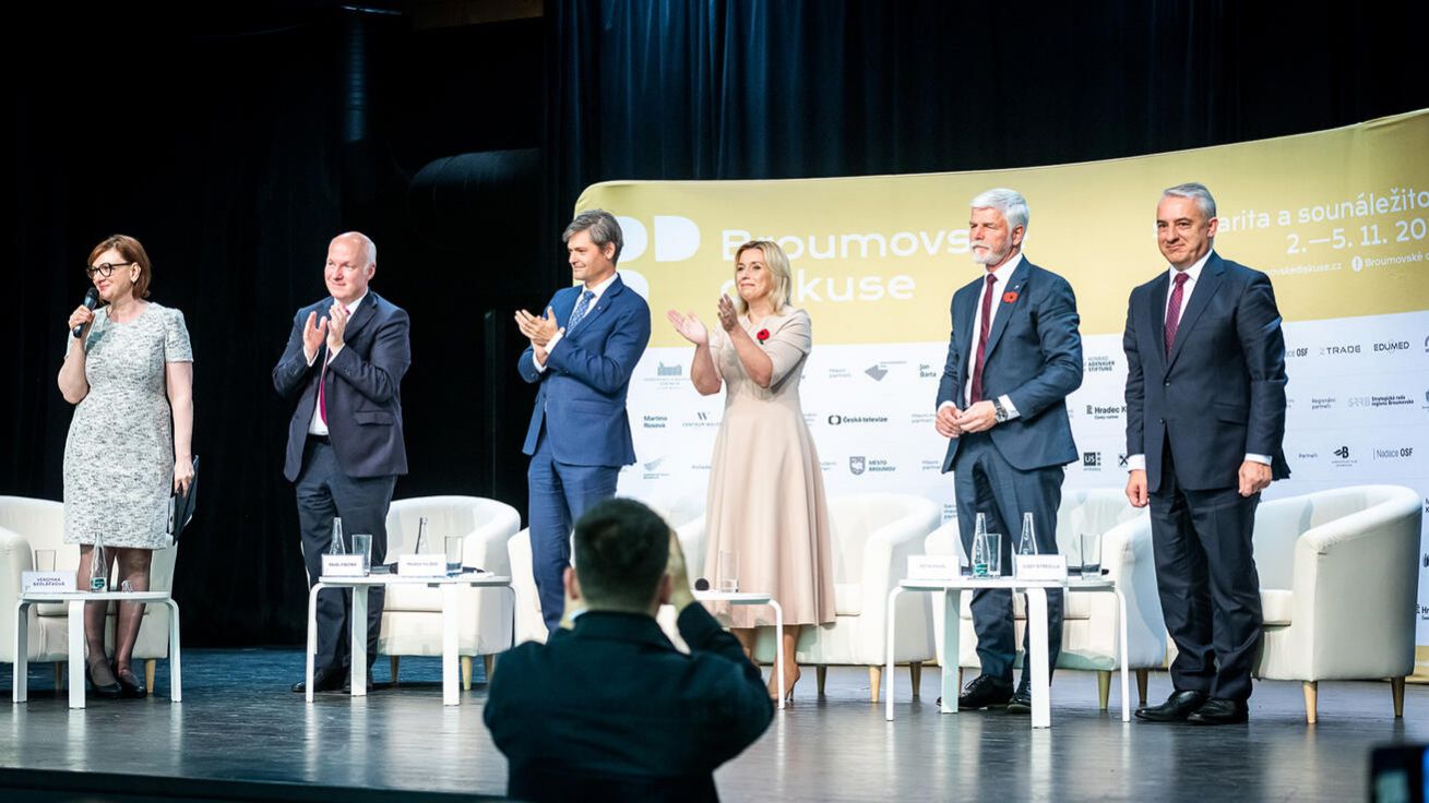image:Image Kandidáti na prezidenta představili své názory poprvé společně v Broumově.