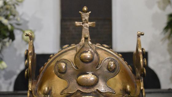 image:Image Replika Svatováclavské koruny.