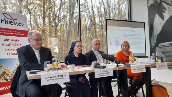 image:Image Církev představila své hospodaření na tiskové konferenci v kavárně Kristian, která je součástí komunitního centra při kostele Krista Spasitele v Praze na Barrandově.