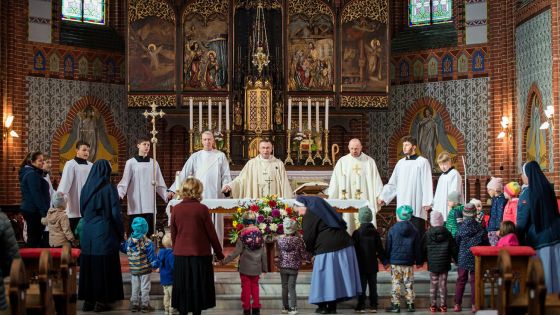 image:Image Do první řady v synodální církvi patří každý.