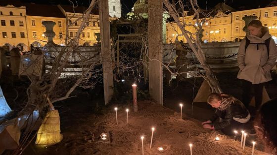image:Image Ve středu se centrem města vydal Pochod světel.