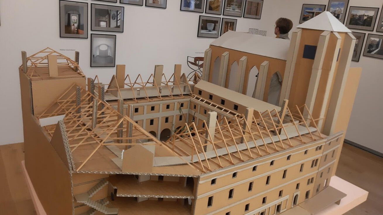 image:Image Kartonový model dominikánského kláštera v Praze s Pleskotovými úpravami.