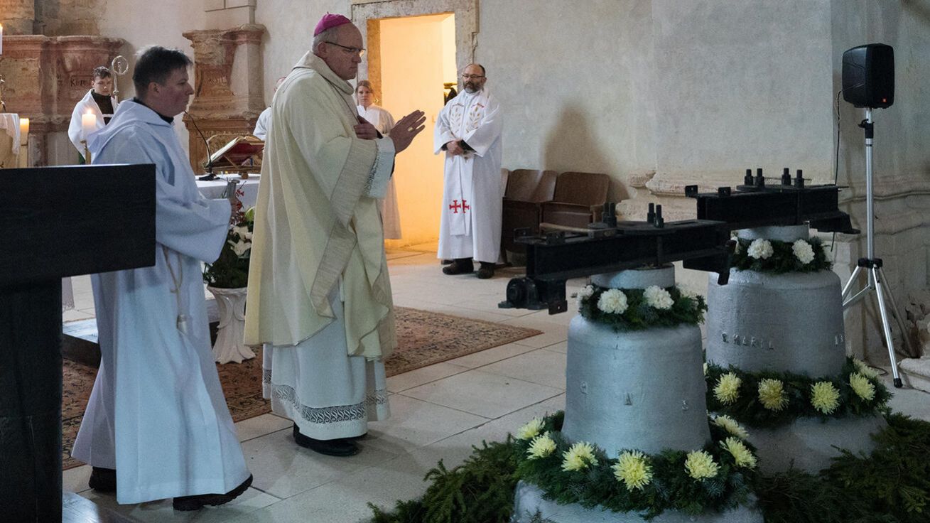 image:Image Nové zvony se poprvé rozezní týden před Vánoci a budou zde vítat návštěvníky tradičního koncertu.